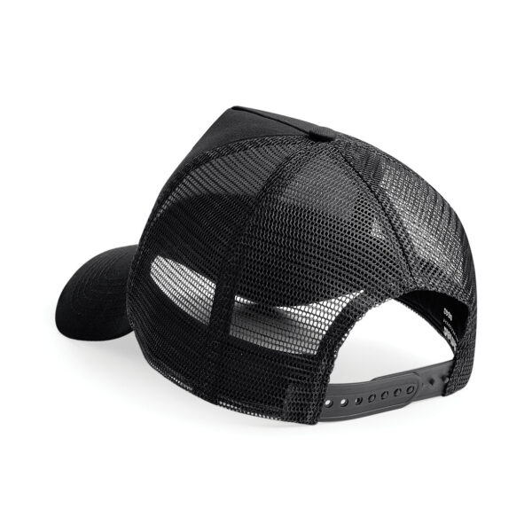 Snapback trucker