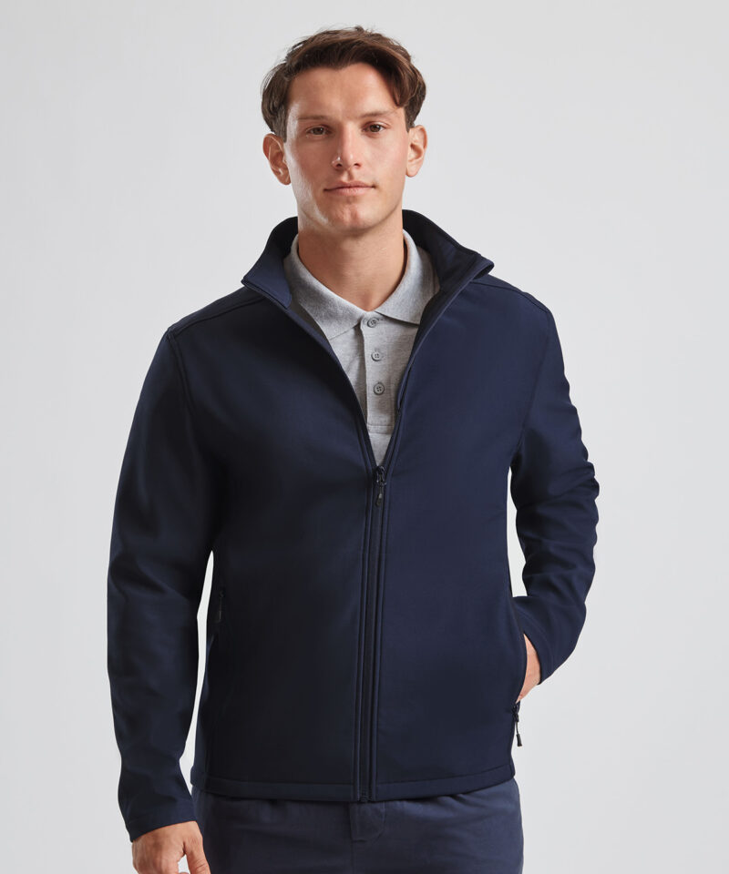 Essential softshell jacket