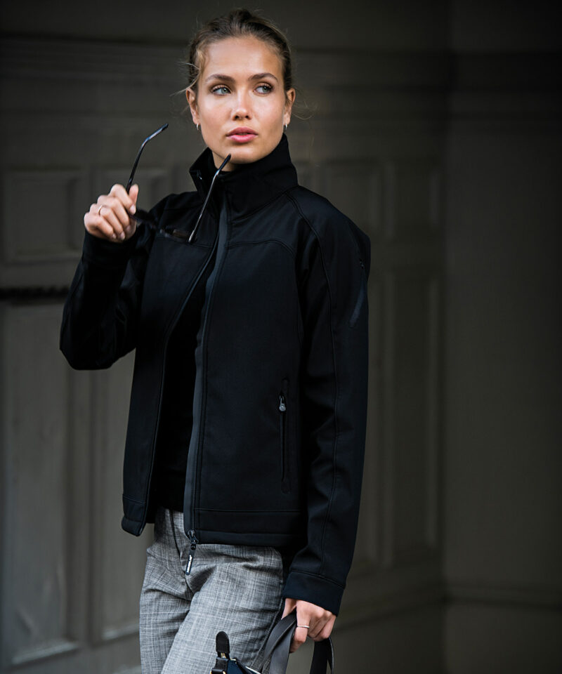 Women?s Duxbury ? fashionable performance softshell jacket