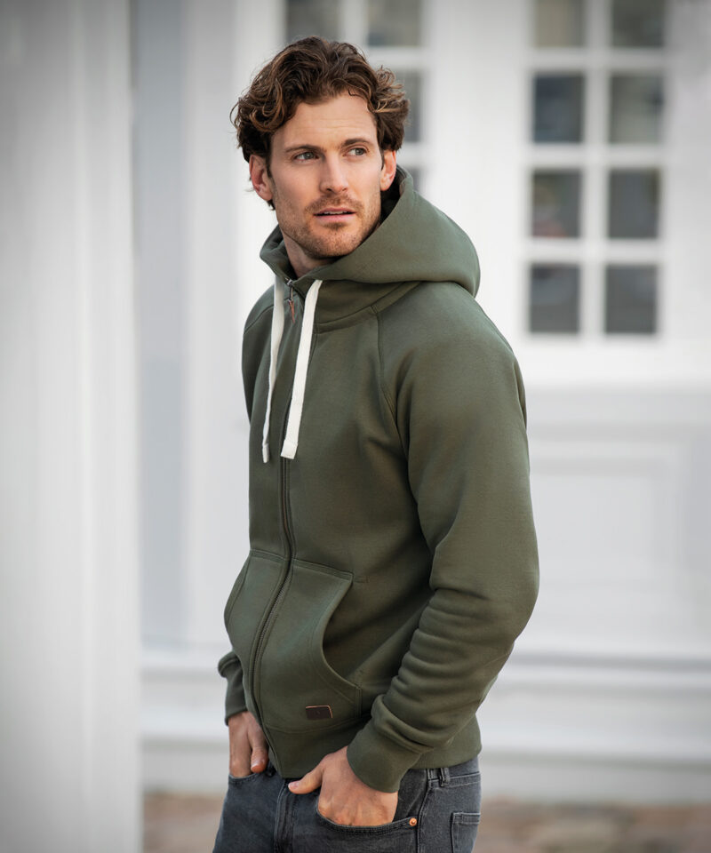 Williamsburg ? fashionable hooded sweatshirt