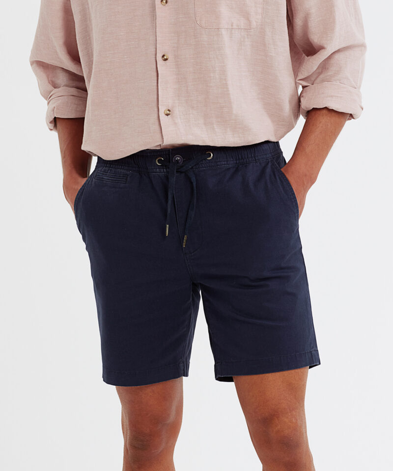 Men?s drawstring chino shorts