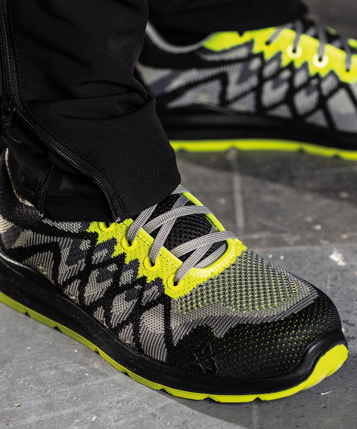 Portwest Composite lite ECO safety trainers (FC08) - Image 2