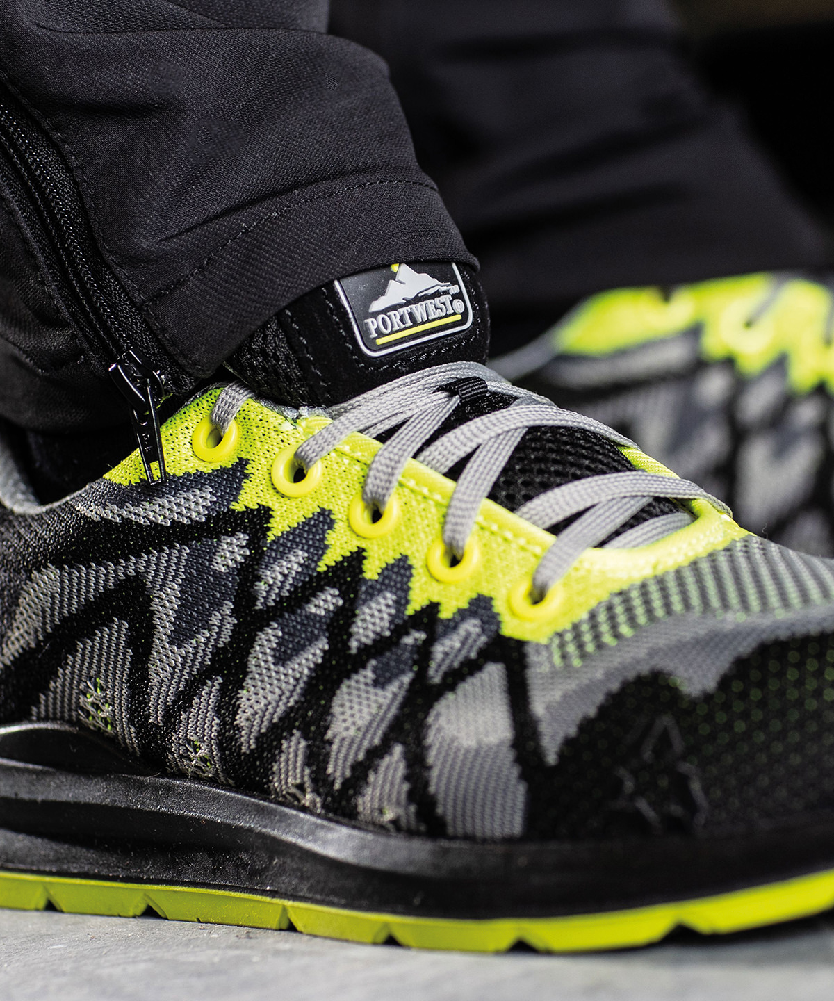 Portwest Composite lite ECO safety trainers (FC08) - Image 3