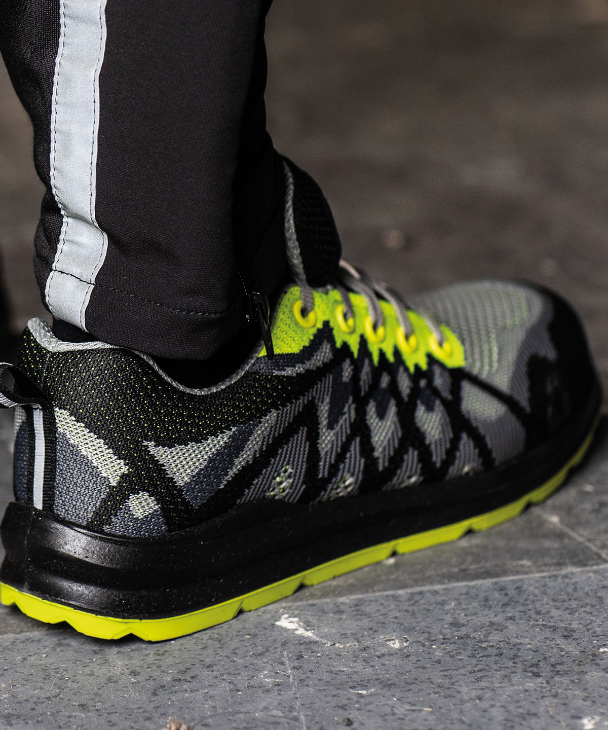 Portwest Composite lite ECO safety trainers (FC08) - Image 5